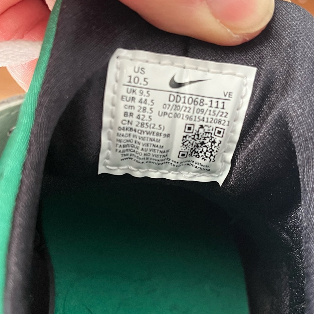 Nike Air Huaraches - Picture 4 of 4